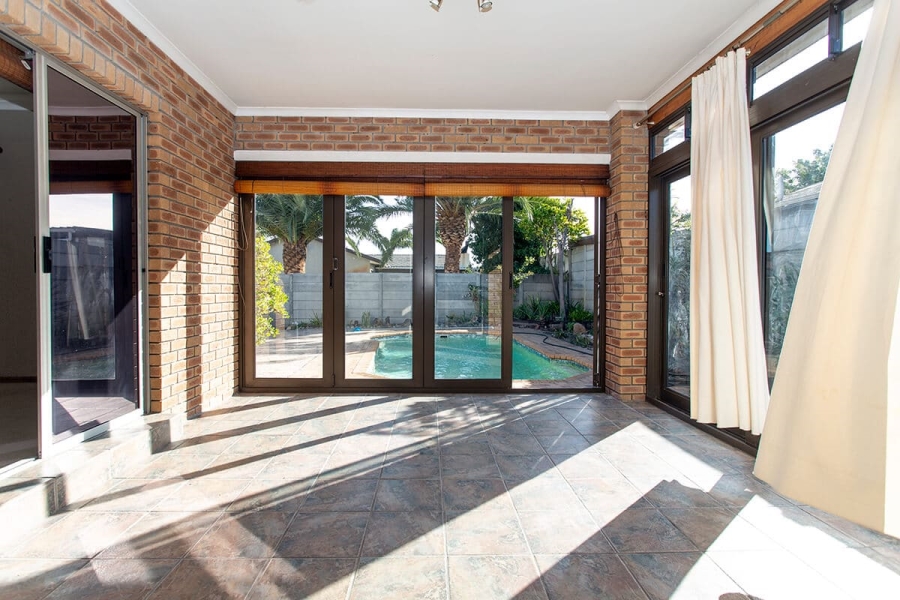 3 Bedroom Property for Sale in Ferndale Western Cape